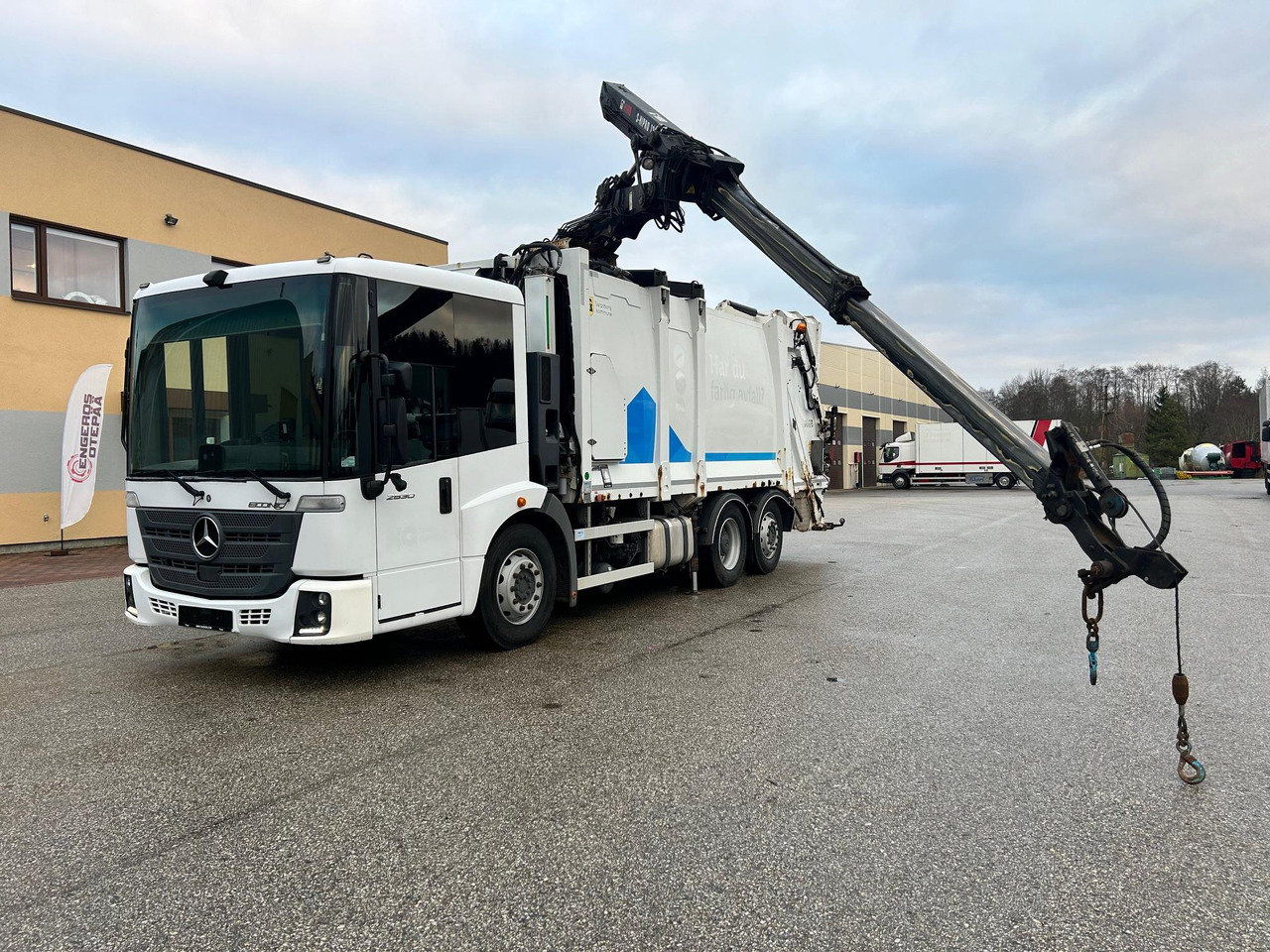 MERCEDES-BENZ ECONIC 2630 - Garbage truck: picture 3 MERCEDES-BENZ ECONIC 2630 - Garbage truck: picture 3