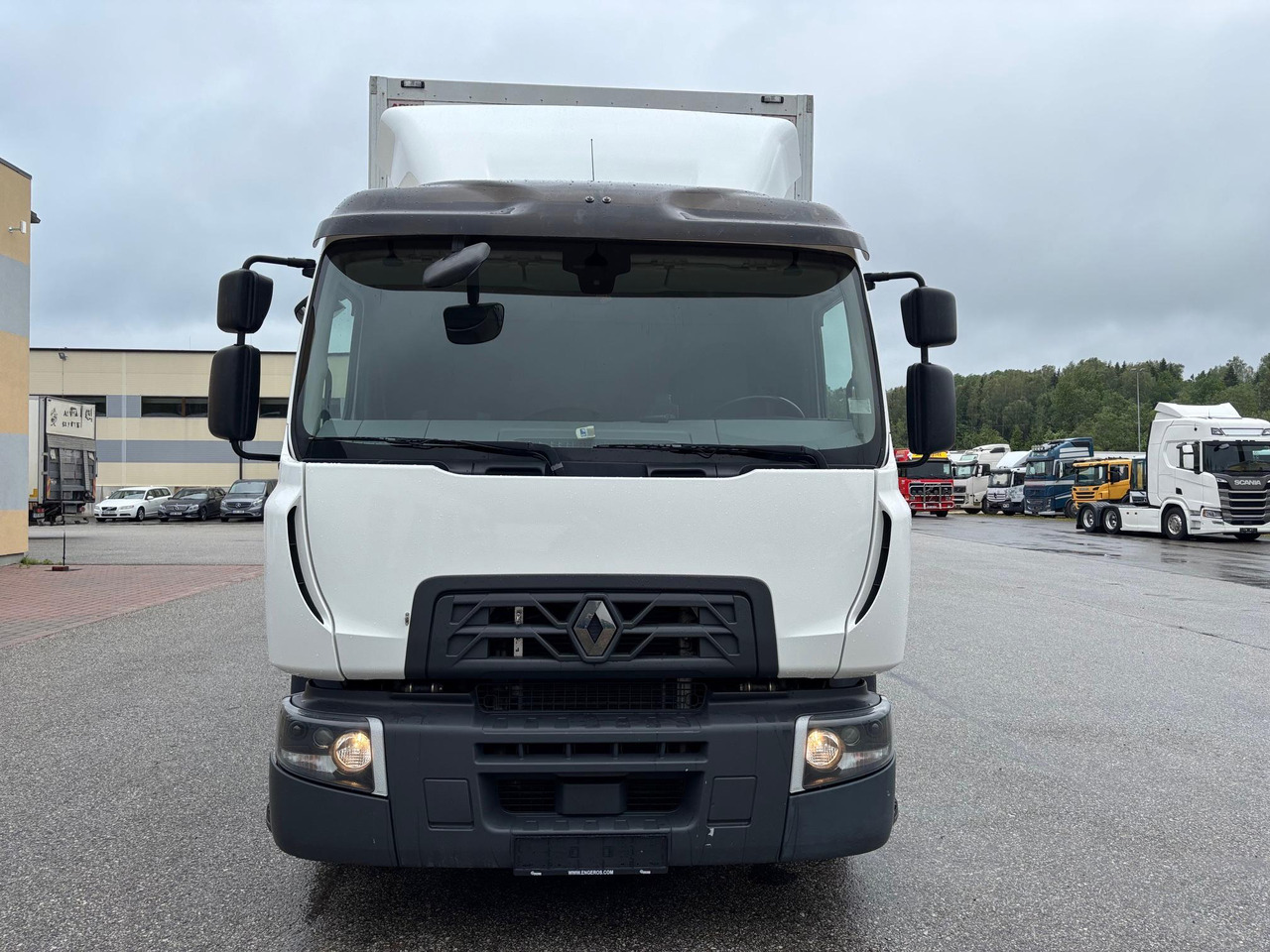 RENAULT D WIDE 320 - Box truck: picture 2 RENAULT D WIDE 320 - Box truck: picture 2