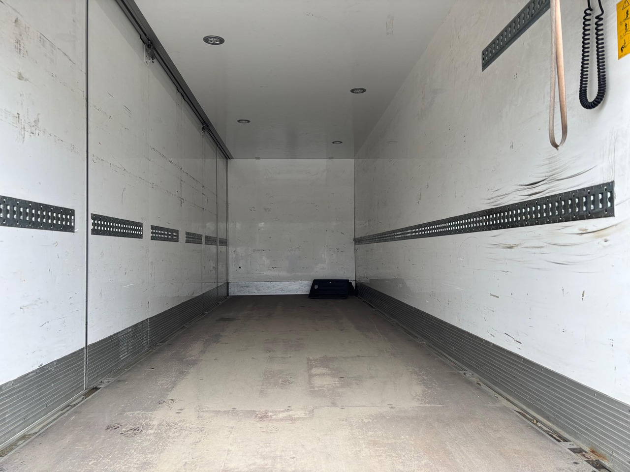 Box truck RENAULT D WIDE 320: picture 9 Box truck RENAULT D WIDE 320: picture 9