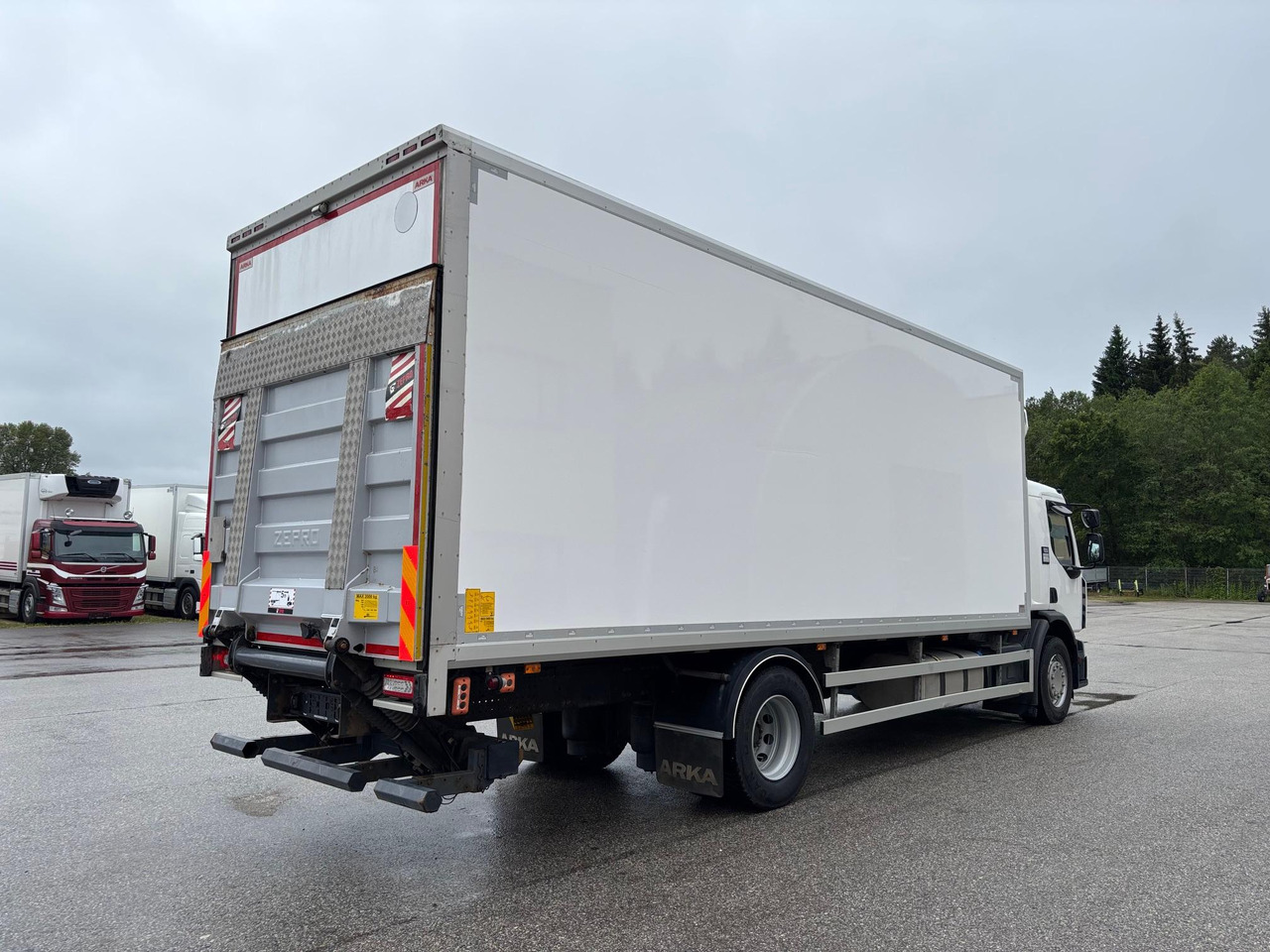 Box truck RENAULT D WIDE 320: picture 8 Box truck RENAULT D WIDE 320: picture 8
