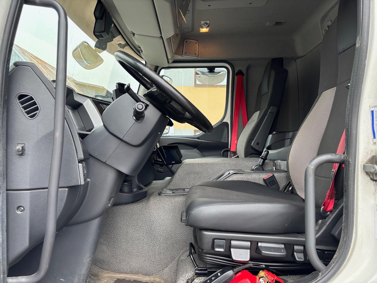 Box truck RENAULT D WIDE 320: picture 12 Box truck RENAULT D WIDE 320: picture 12