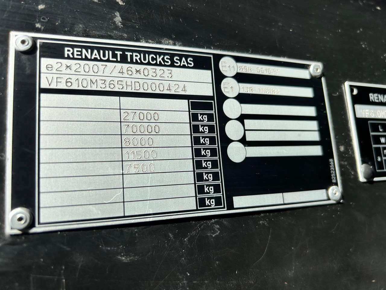 Box truck RENAULT T520: picture 26
