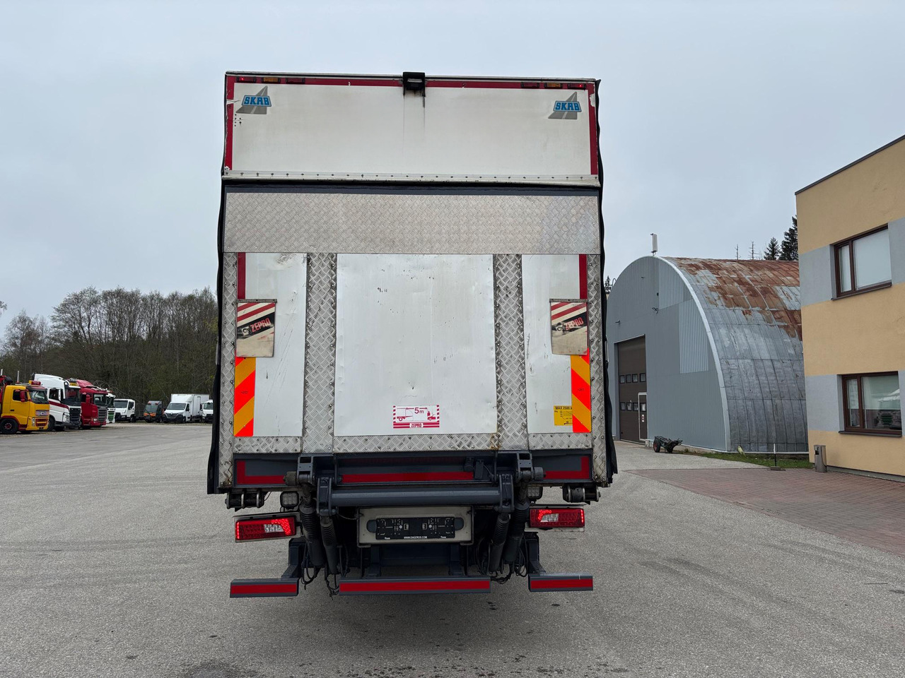 SCANIA G450 - Isothermal truck: picture 3 SCANIA G450 - Isothermal truck: picture 3