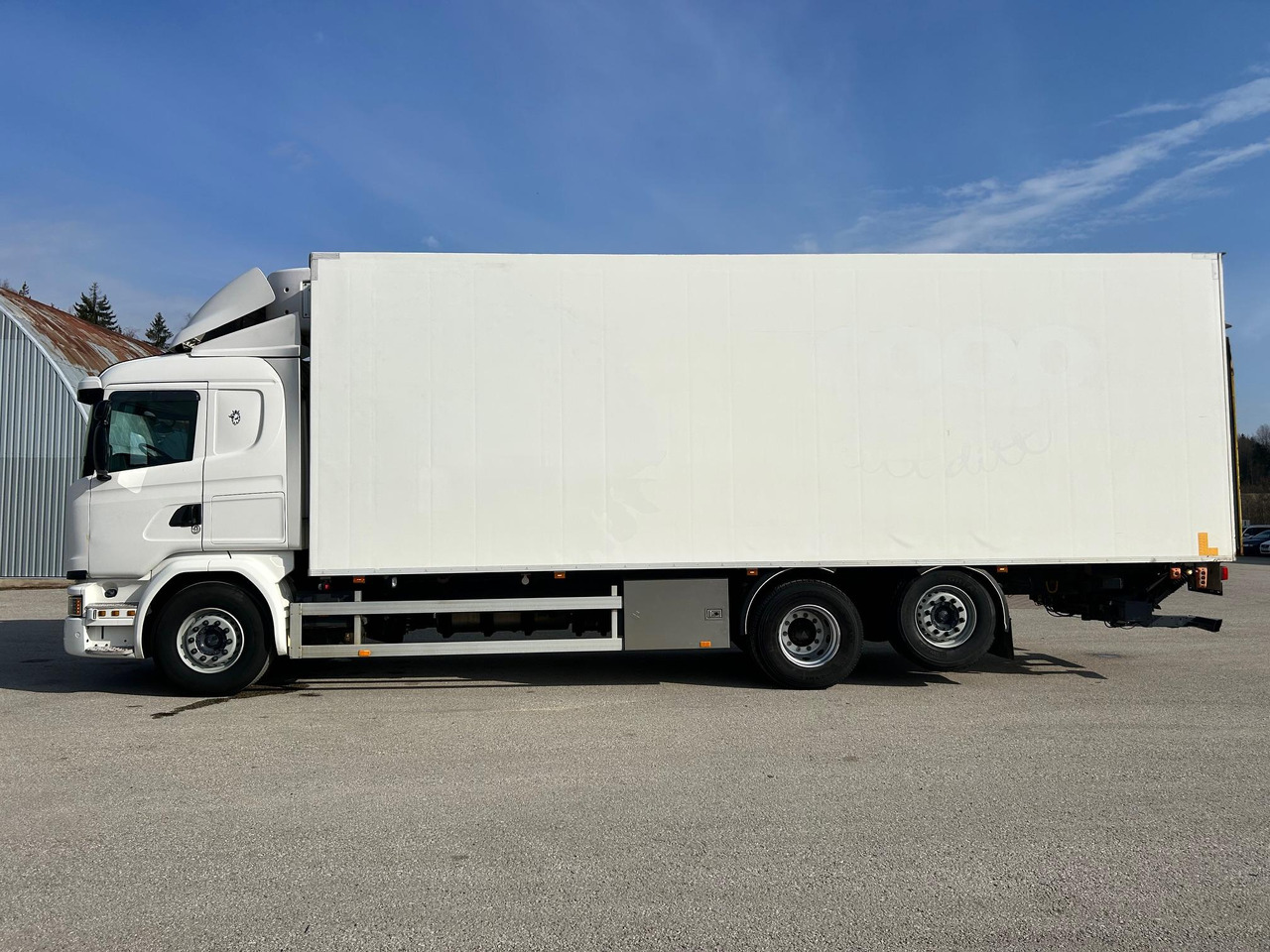 Refrigerator truck SCANIA G490: picture 8