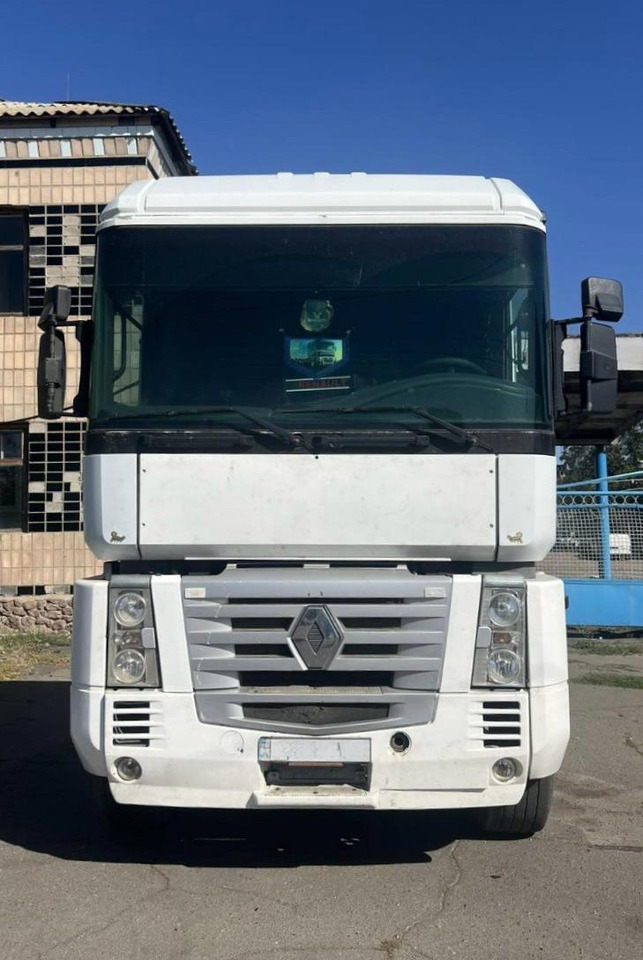 RENAULT Magnum 440 ID1576S - Tractor unit: picture 2 RENAULT Magnum 440 ID1576S - Tractor unit: picture 2