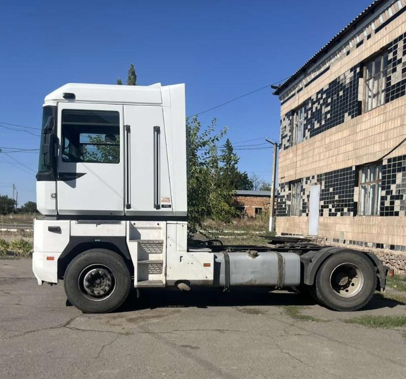 RENAULT Magnum 440 ID1576S - Tractor unit: picture 4 RENAULT Magnum 440 ID1576S - Tractor unit: picture 4
