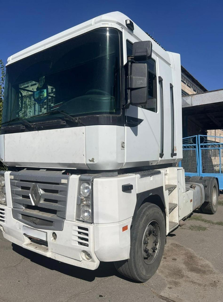 RENAULT Magnum 440 ID1576S - Tractor unit: picture 3 RENAULT Magnum 440 ID1576S - Tractor unit: picture 3