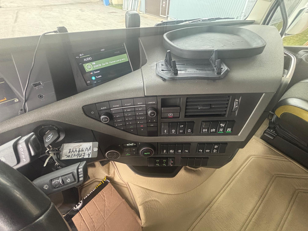 Tractor unit VOLVO FH16.750: picture 17