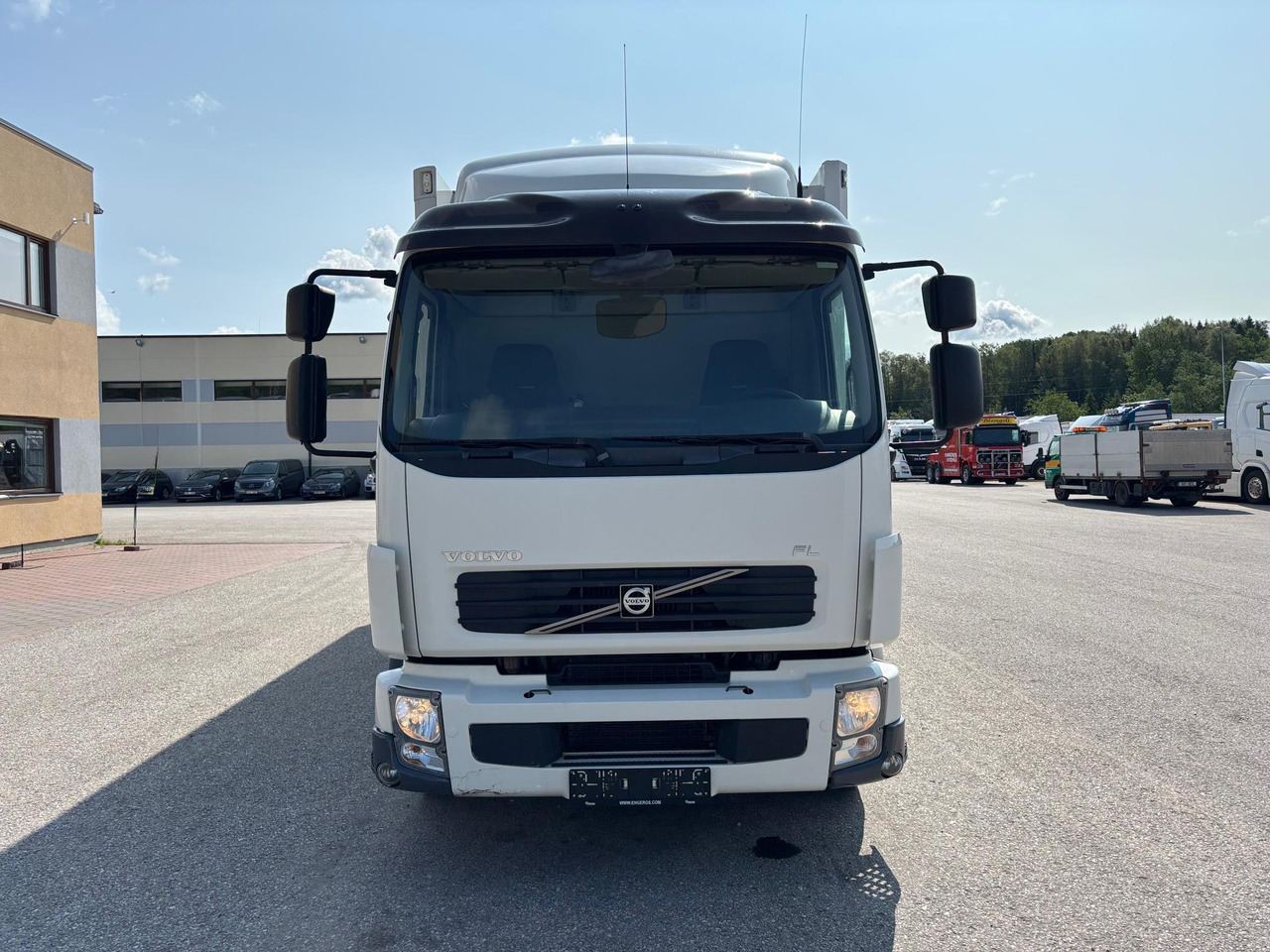 VOLVO FL240 - Refrigerator truck: picture 2 VOLVO FL240 - Refrigerator truck: picture 2