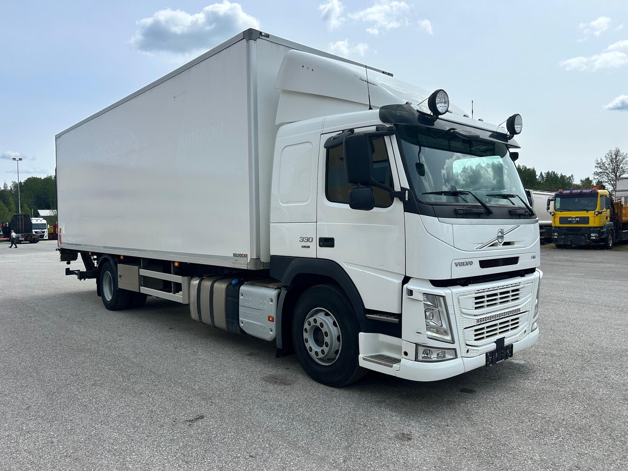 VOLVO FM330 - Refrigerator truck: picture 1 VOLVO FM330 - Refrigerator truck: picture 1