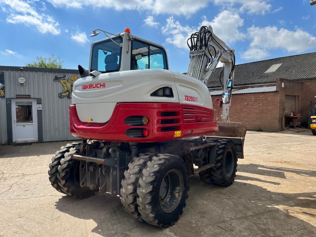 Takeuchi TB295W - Wheel excavator: picture 3 Takeuchi TB295W - Wheel excavator: picture 3