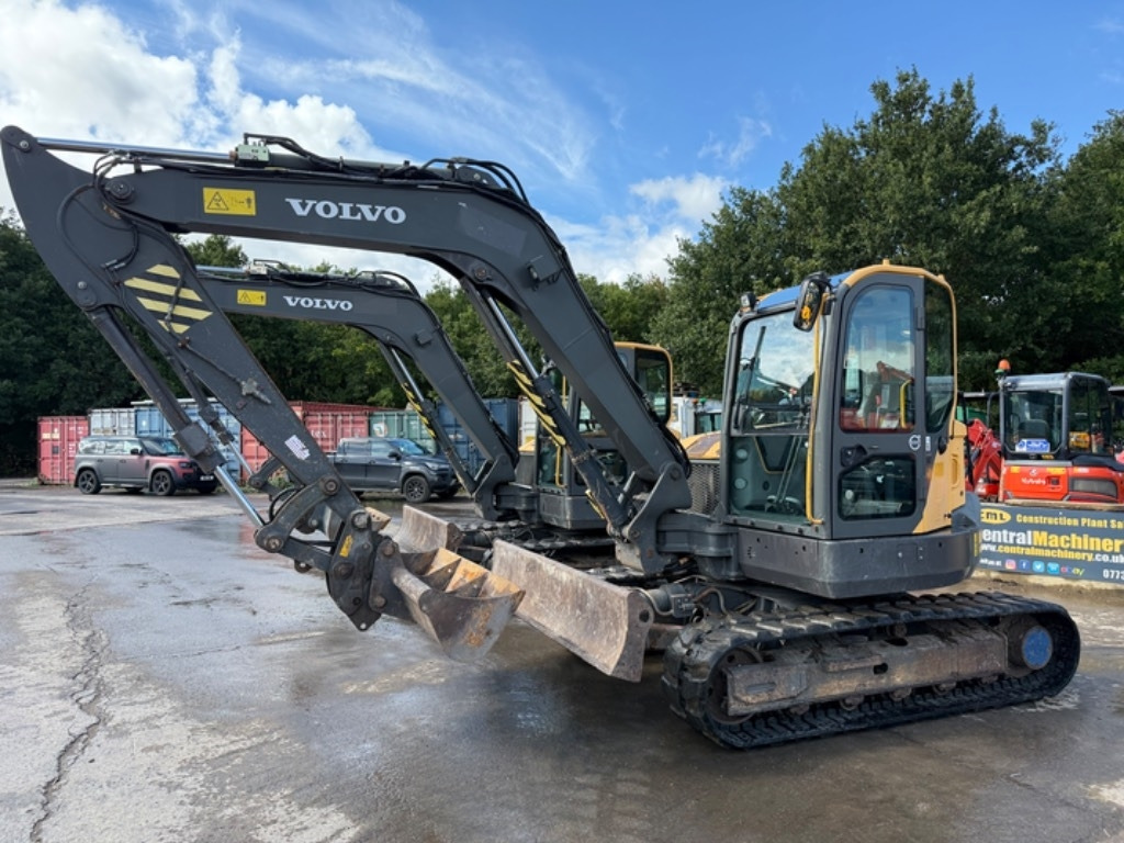 Mini excavator Volvo ECR 88 D: picture 15