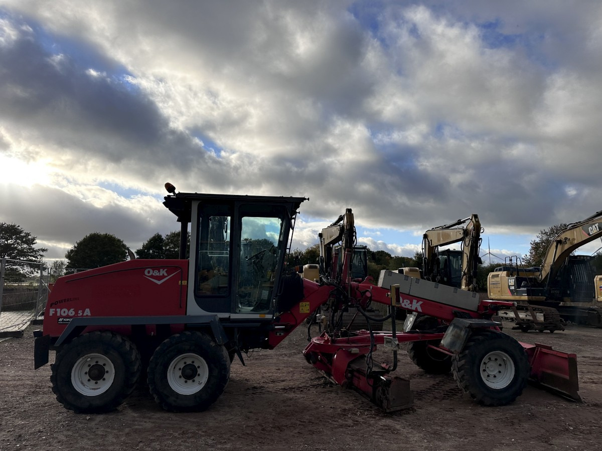 O&K F 106.5 - 6x6 Laser Topcon- Klima Cummins 6 Zyl. - Grader: picture 2 O&K F 106.5 - 6x6 Laser Topcon- Klima Cummins 6 Zyl. - Grader: picture 2