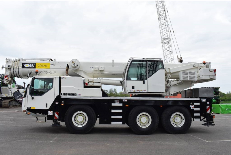 Liebherr LTM1055-3.2 - All terrain crane: picture 1 Liebherr LTM1055-3.2 - All terrain crane: picture 1