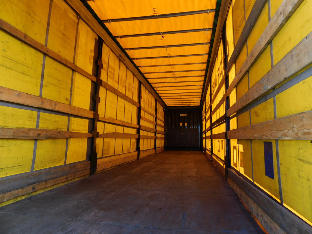 Krone Sd - Curtainsider semi-trailer: picture 5 Krone Sd - Curtainsider semi-trailer: picture 5