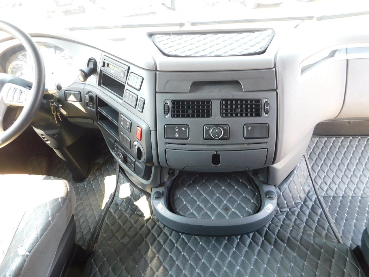 Tractor unit Daf Xf 480 ft: picture 7