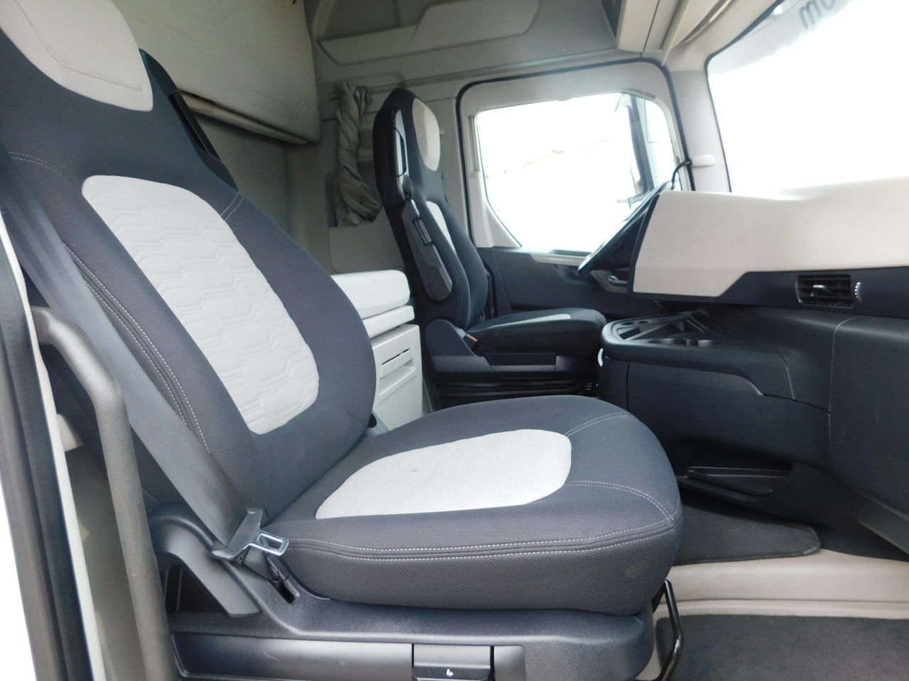 Ford F max 4x2 scab e6 12s2620 - Tractor unit: picture 5 Ford F max 4x2 scab e6 12s2620 - Tractor unit: picture 5