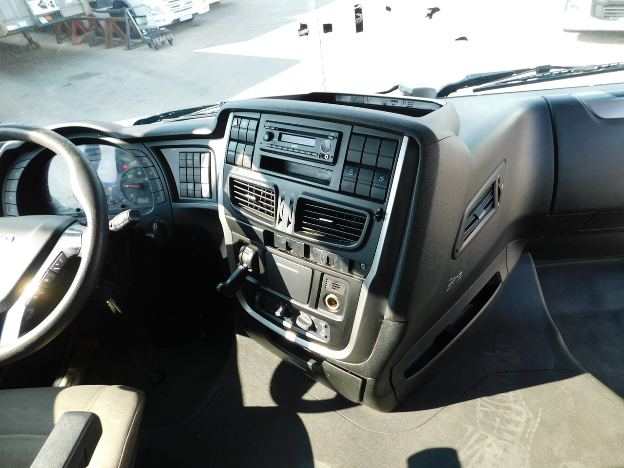 Tractor unit Iveco As440s48t: picture 6