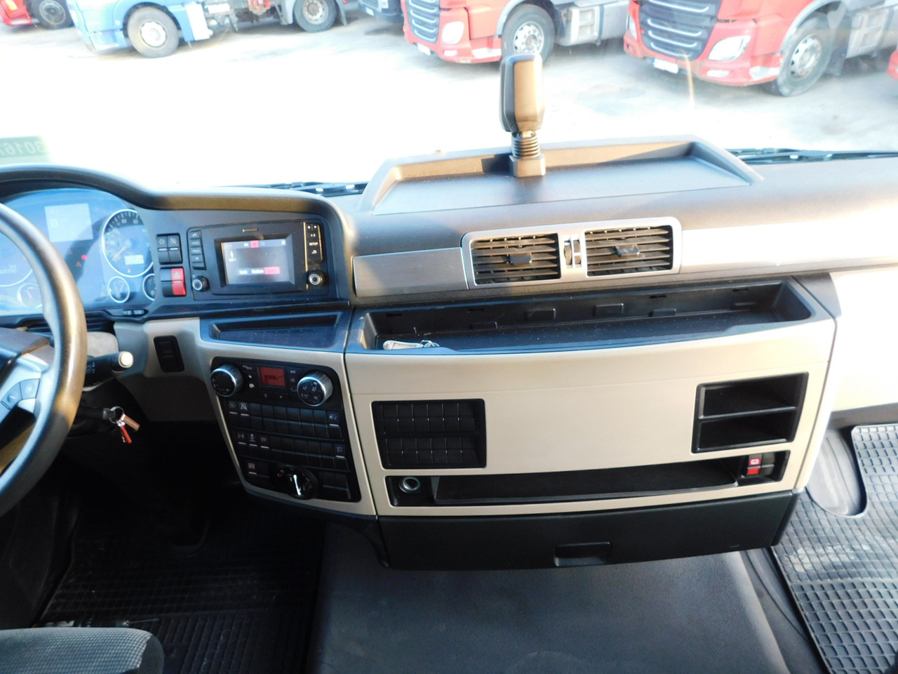 Tractor unit Man Tgx: picture 7