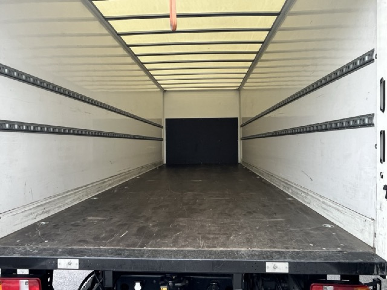 Box truck MAN TGL 12.250 4x2 BL CH Euro6 Klima AHK Luftfeder ZV: picture 12