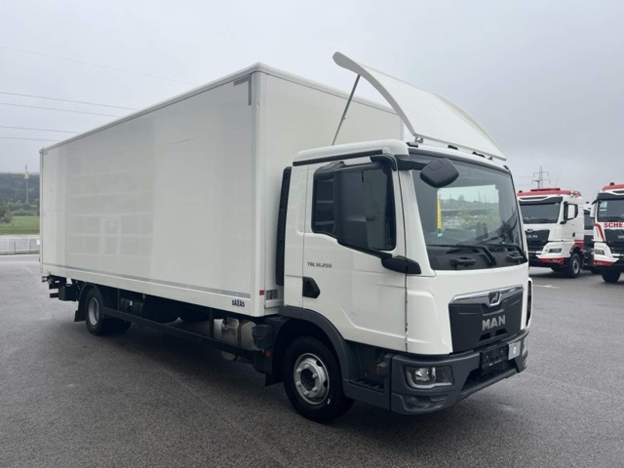 Box truck MAN TGL 12.250 4x2 BL CH Euro6 Klima AHK Luftfeder ZV: picture 8