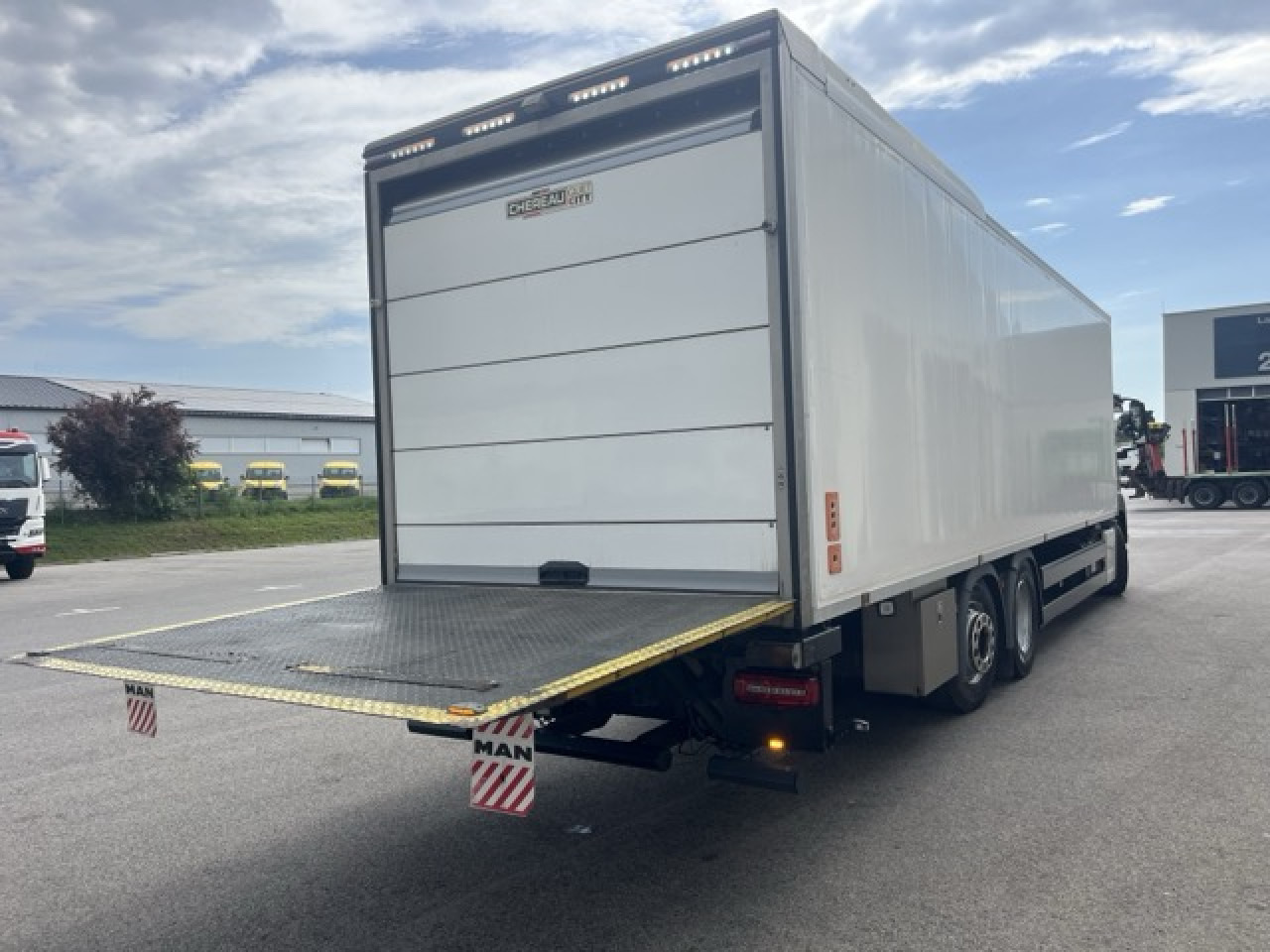 Lease a MAN TGS 26.460 6x2-4 Euro6 Klima Navi Luftfeder MAN TGS 26.460 6x2-4 Euro6 Klima Navi Luftfeder: picture 9