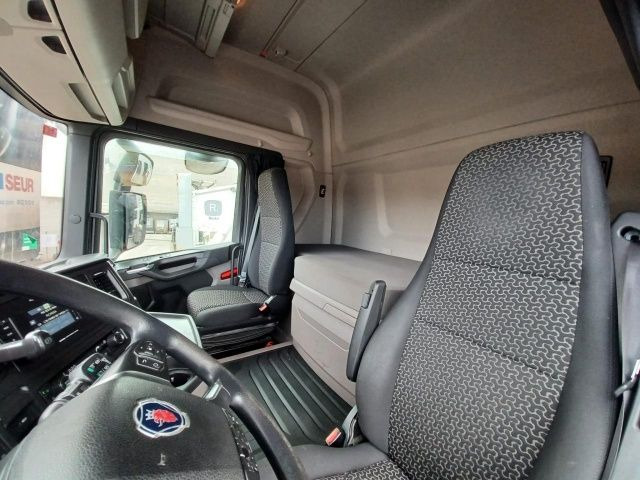 Tractor unit Scania R 450: picture 6