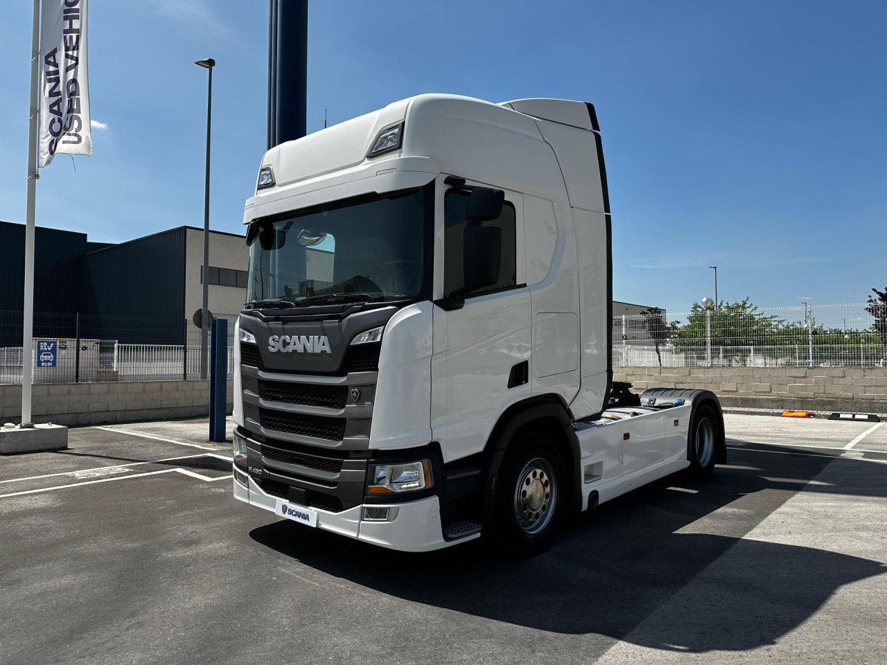 Scania R 450 - Tractor unit: picture 1 Scania R 450 - Tractor unit: picture 1