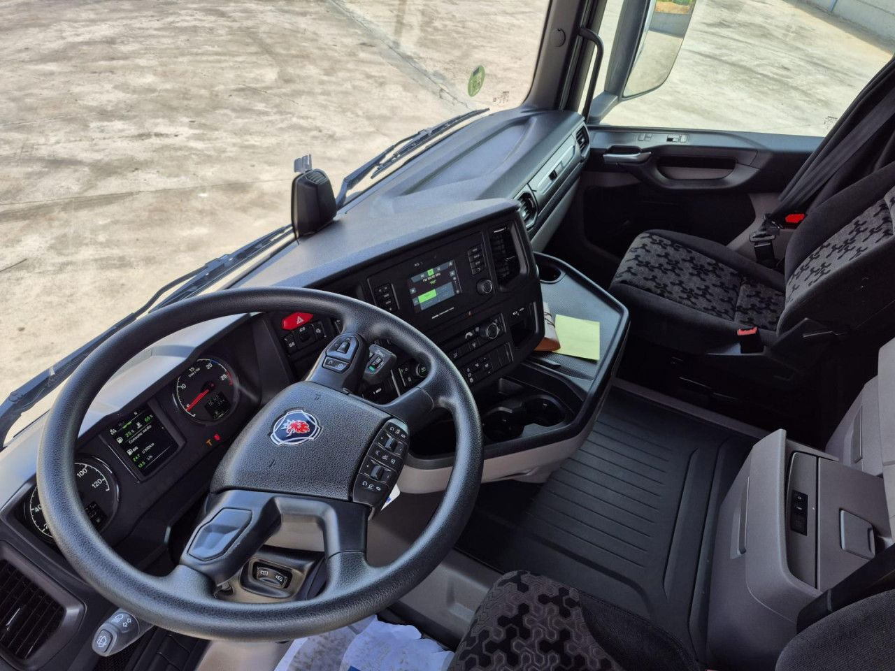 Scania R 460 - Tractor unit: picture 3 Scania R 460 - Tractor unit: picture 3