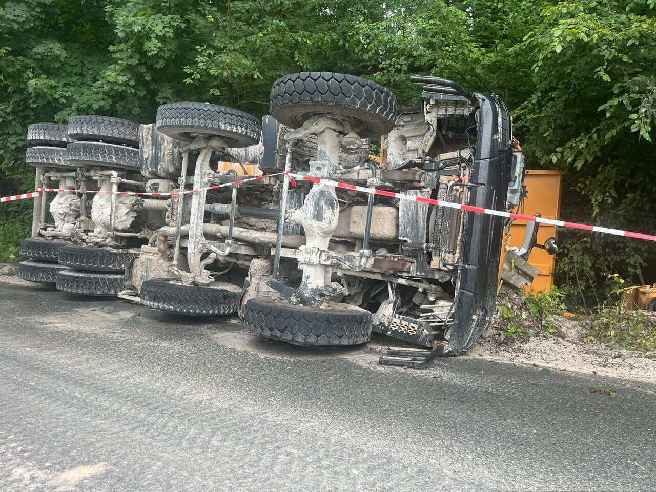 ASTRA HD9 86.50-90 8x6 ASTRA HD9 86.50-90 8x6, Unfallschaden, Cursor 13 - Cab chassis truck: picture 2 ASTRA HD9 86.50-90 8x6 ASTRA HD9 86.50-90 8x6, Unfallschaden, Cursor 13 - Cab chassis truck: picture 2