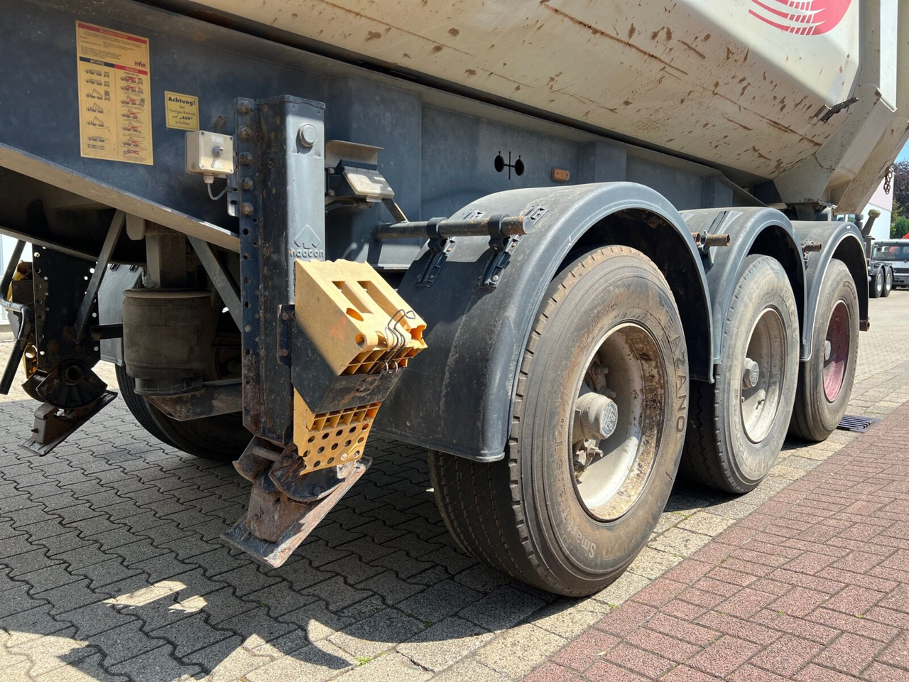 Tipper semi-trailer Carnehl CHKS/HH CHKS/HH, Stahlmulde ca. 26m³, Liftachse: picture 12
