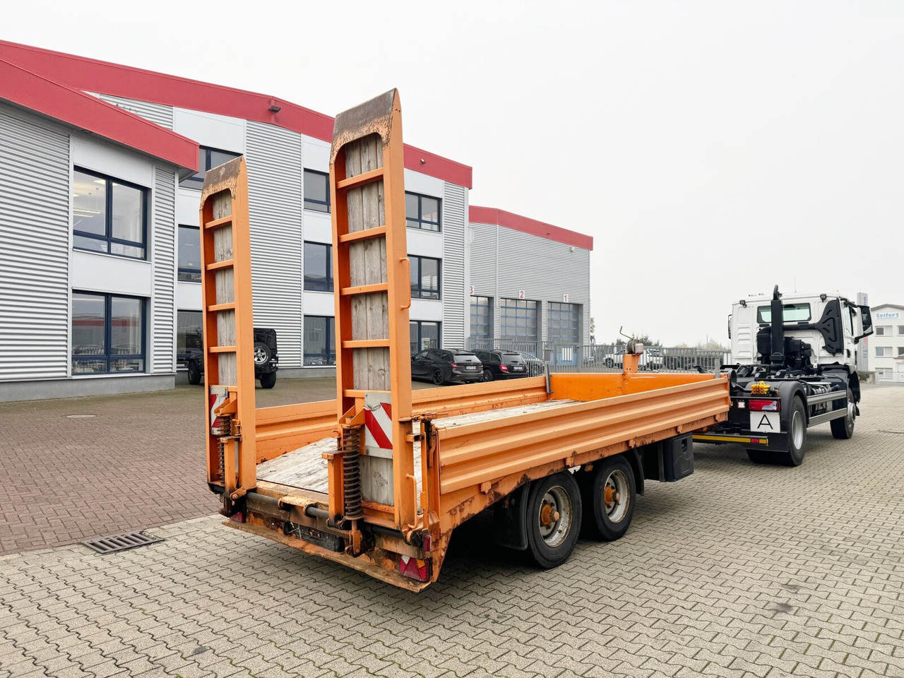 Low loader trailer for transportation of heavy machinery ETUE-TA 10 ETUE-TA 10, Ex , wenig benutzt top Zustand: picture 6