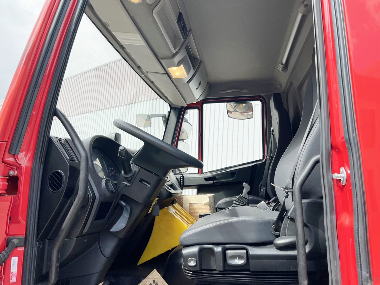 EuroCargo ML160E32 4x2 EuroCargo ML160E32 4x2 - Hook lift truck: picture 3 EuroCargo ML160E32 4x2 EuroCargo ML160E32 4x2 - Hook lift truck: picture 3