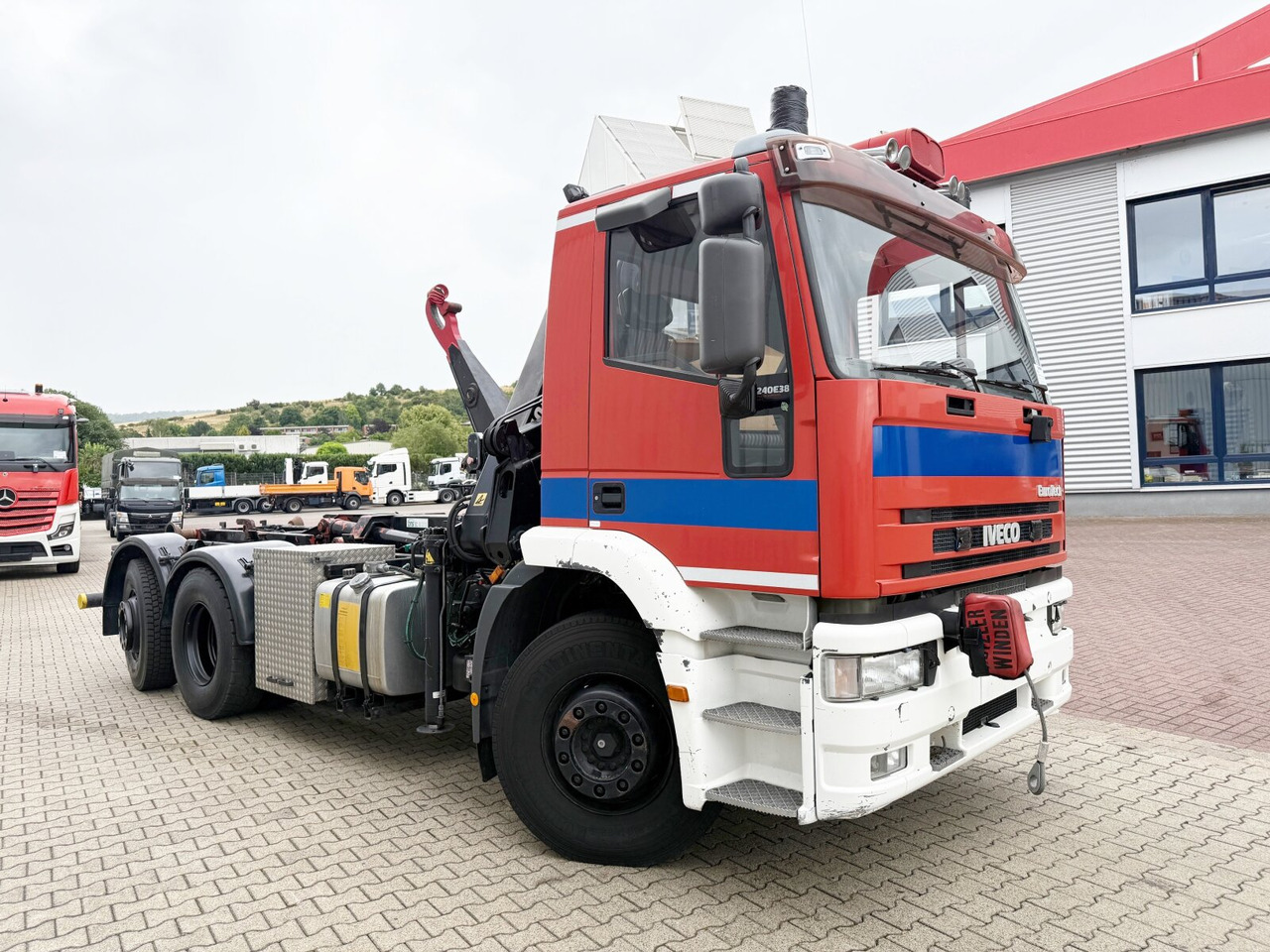 Lease a  EuroTech 240E38 6x2-4 EuroTech 240E38 6x2-4, Lift-/Lenkachse, Seilwinde, Kran Hiab 100 EuroTech 240E38 6x2-4 EuroTech 240E38 6x2-4, Lift-/Lenkachse, Seilwinde, Kran Hiab 100: picture 12
