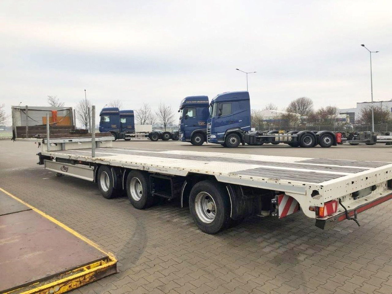 Fliegl SDS 390 SDS 390, 2x VORHANDEN! - Low loader semi-trailer: picture 2 Fliegl SDS 390 SDS 390, 2x VORHANDEN! - Low loader semi-trailer: picture 2