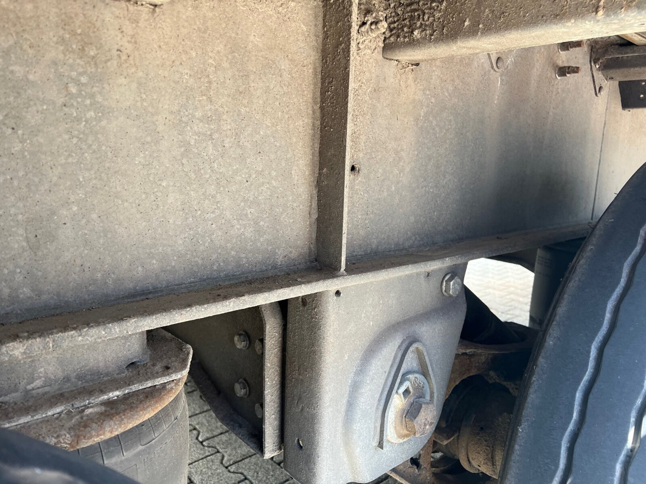 Humbaur HSA 2006 HSA 2006, Verzinkt - Dropside/ Flatbed semi-trailer: picture 4 Humbaur HSA 2006 HSA 2006, Verzinkt - Dropside/ Flatbed semi-trailer: picture 4