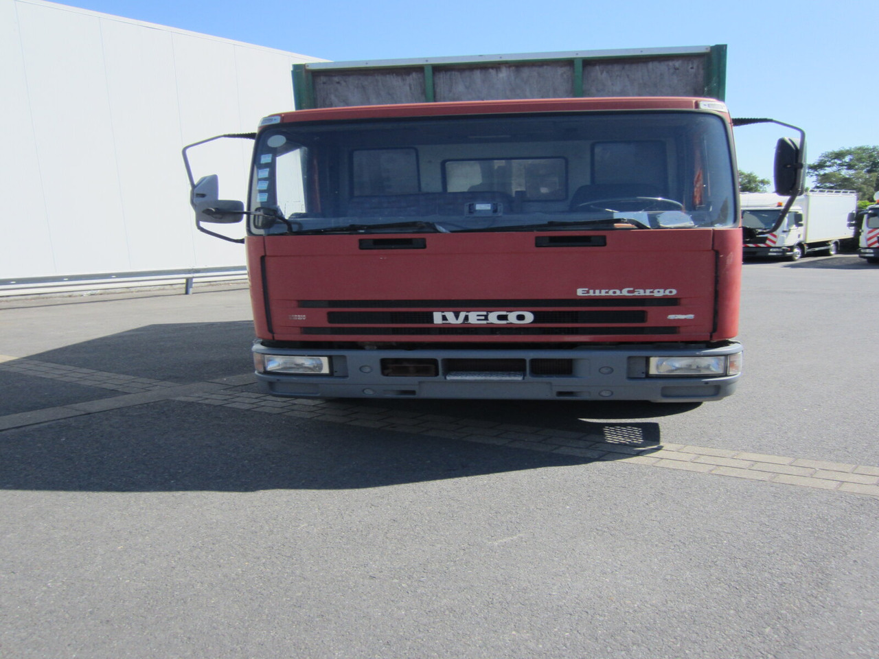 Iveco EuroCargo 80E 15/85 - Box truck: picture 4 Iveco EuroCargo 80E 15/85 - Box truck: picture 4