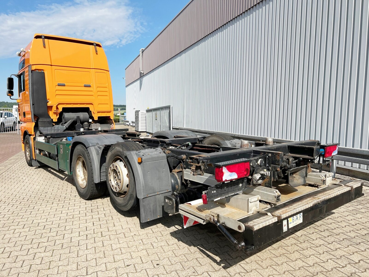Container transporter/ Swap body truck MAN TGA 26.440 6X2-2 LL TGA 26.440 6X2-2 LL, Intarder, Liftachse, LBW BÄR unterfaltbar: picture 12