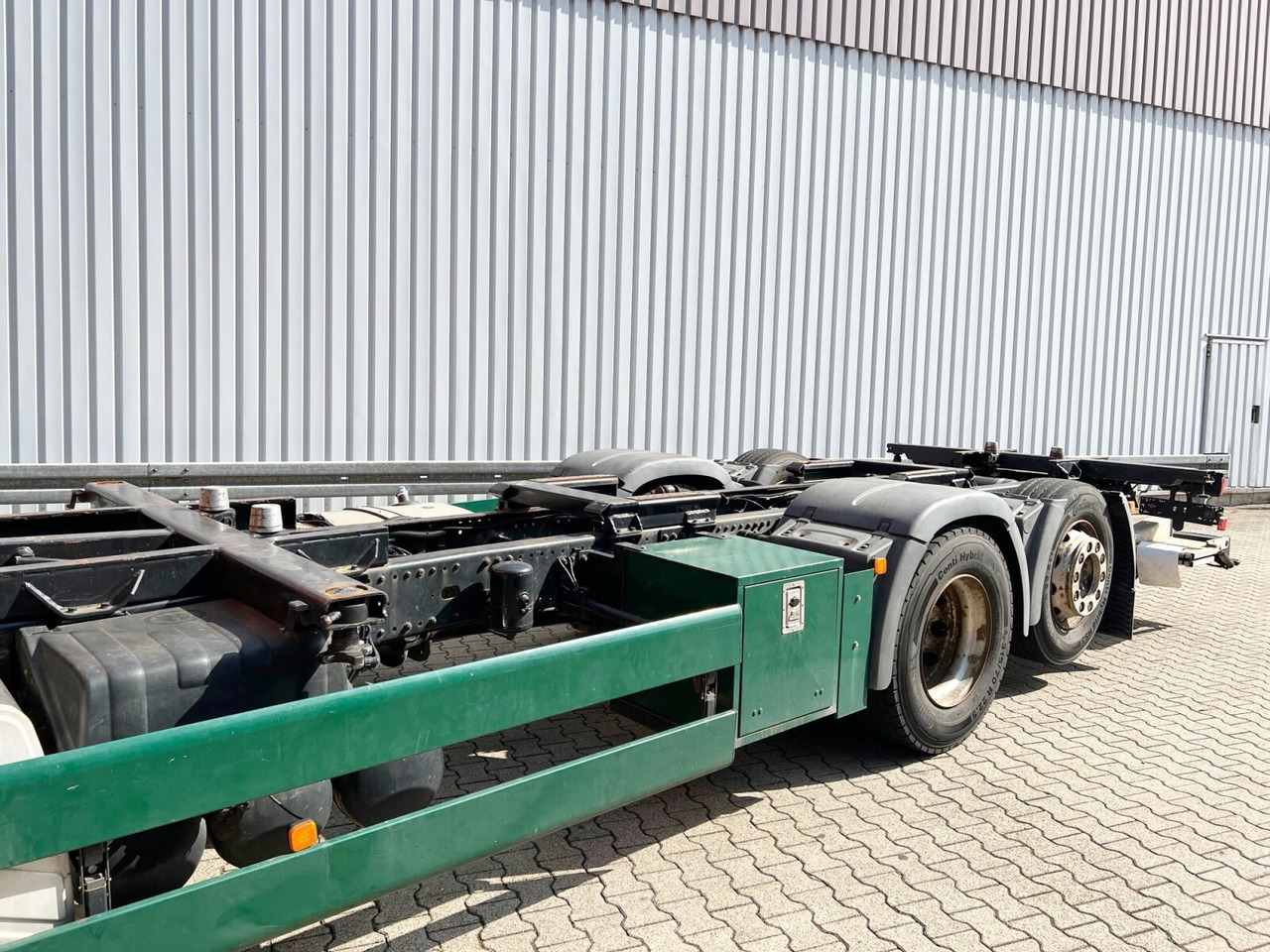 Container transporter/ Swap body truck MAN TGA 26.440 6X2-2 LL TGA 26.440 6X2-2 LL, Intarder, Liftachse, LBW BÄR unterfaltbar: picture 14