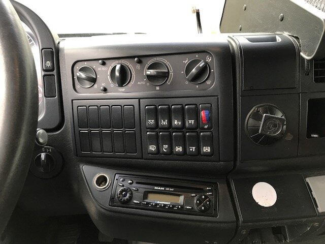 MAN TGA 26.440 6x2-2BL TGA 26.440 6x2-2BL - Cab chassis truck: picture 5 MAN TGA 26.440 6x2-2BL TGA 26.440 6x2-2BL - Cab chassis truck: picture 5
