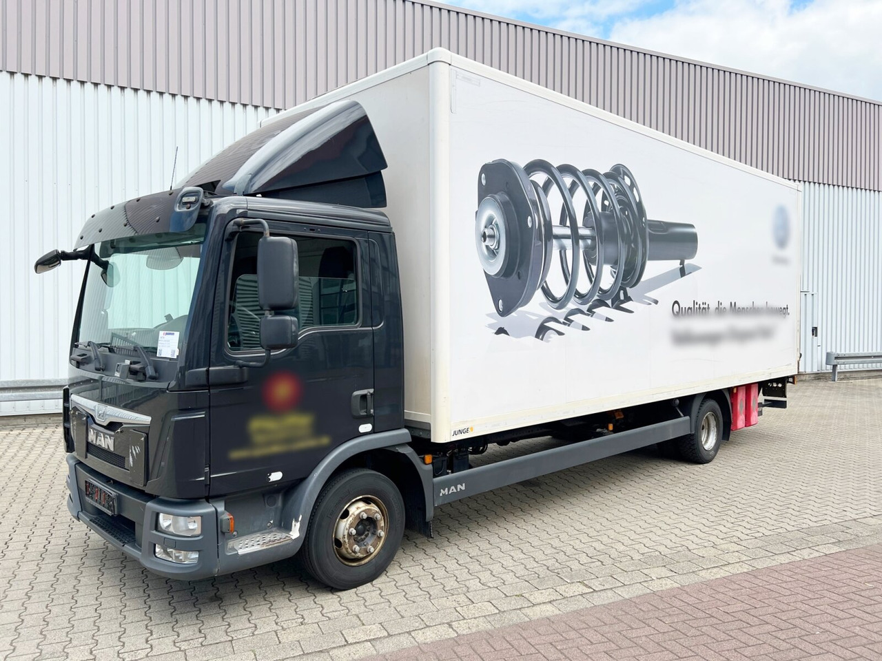 MAN TGL 12.220 4X2 BL TGL 12.220 4X2 BL mit MBB LBW 1500K - Box truck: picture 1 MAN TGL 12.220 4X2 BL TGL 12.220 4X2 BL mit MBB LBW 1500K - Box truck: picture 1