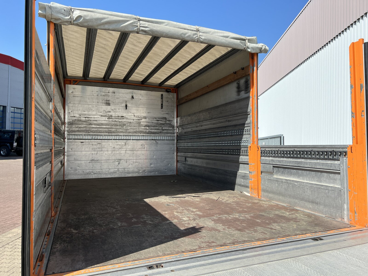 MAN TGL 7.180 4X2 BL TGL 7.180 4X2 BL mit LBW BÄR - Dropside/ Flatbed truck: picture 3 MAN TGL 7.180 4X2 BL TGL 7.180 4X2 BL mit LBW BÄR - Dropside/ Flatbed truck: picture 3