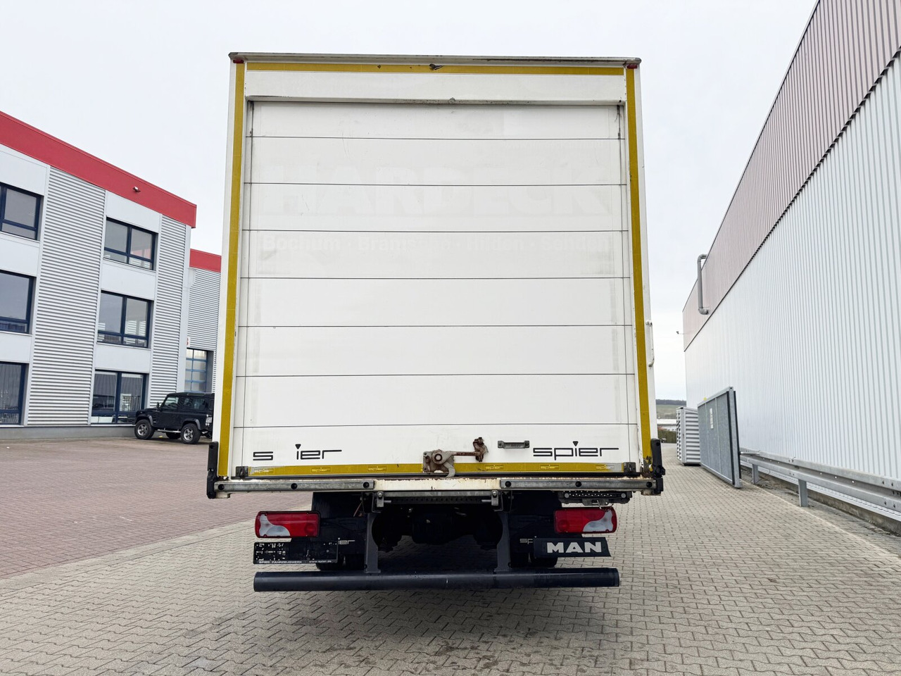 Box truck MAN TGL 8.150 4x2 BL TGL 8.150 4x2 BL, Möbelkoffer mit Rolltor: picture 9