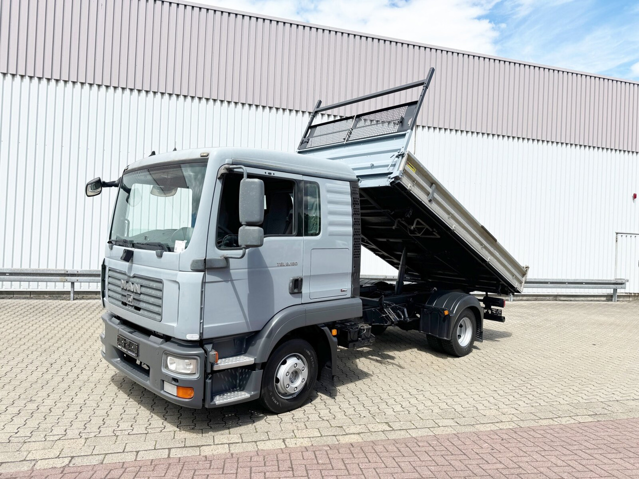 MAN TGL 8.180 4x2 BB Doka TGL 8.180 4x2 BB Doka, 2x AHK - Tipper: picture 1 MAN TGL 8.180 4x2 BB Doka TGL 8.180 4x2 BB Doka, 2x AHK - Tipper: picture 1