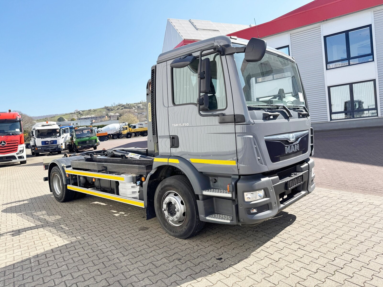 Hook lift truck MAN TGM 15.250/340 4X2 BL TGM 15.250/340 4X2 BL: picture 9 Hook lift truck MAN TGM 15.250/340 4X2 BL TGM 15.250/340 4X2 BL: picture 9