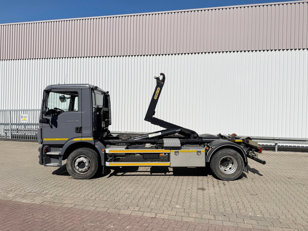 Hook lift truck MAN TGM 15.250/340 4X2 BL TGM 15.250/340 4X2 BL: picture 13 Hook lift truck MAN TGM 15.250/340 4X2 BL TGM 15.250/340 4X2 BL: picture 13