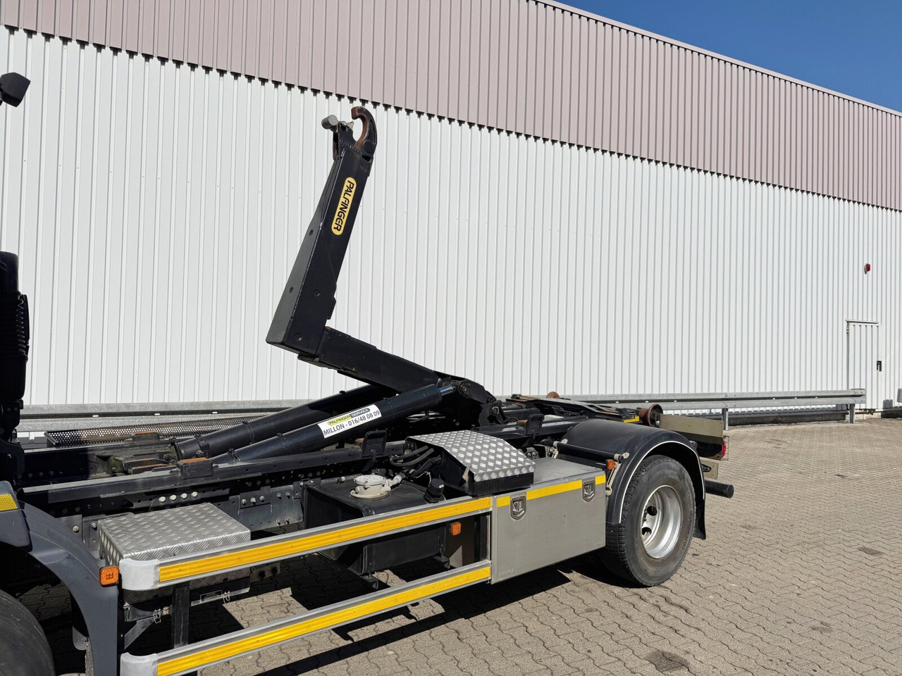 Hook lift truck MAN TGM 15.250/340 4X2 BL TGM 15.250/340 4X2 BL: picture 14 Hook lift truck MAN TGM 15.250/340 4X2 BL TGM 15.250/340 4X2 BL: picture 14