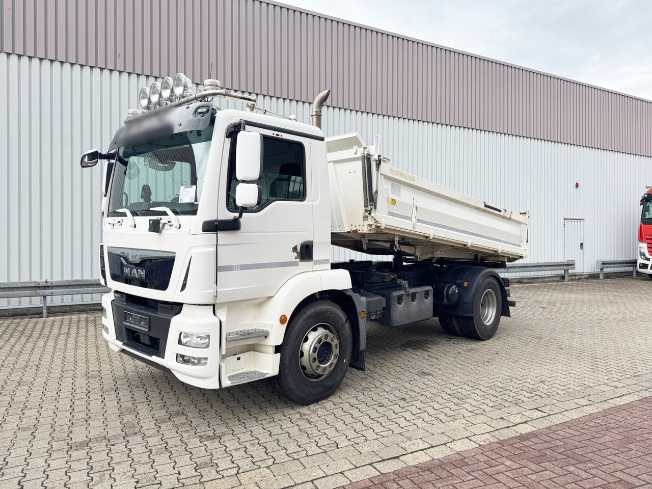 MAN TGM 18.340 4x2 BL TGM 18.340 4x2 BL - Tipper: picture 1 MAN TGM 18.340 4x2 BL TGM 18.340 4x2 BL - Tipper: picture 1