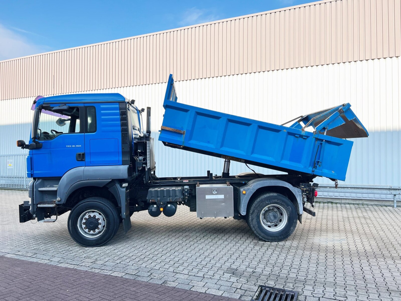 MAN TGS 18.360 4X4 BL TGS 18.360 4X4 BL, Hinterkipper, hydr. Heckklappe, Winterdienstausstattung - Tipper: picture 3 MAN TGS 18.360 4X4 BL TGS 18.360 4X4 BL, Hinterkipper, hydr. Heckklappe, Winterdienstausstattung - Tipper: picture 3