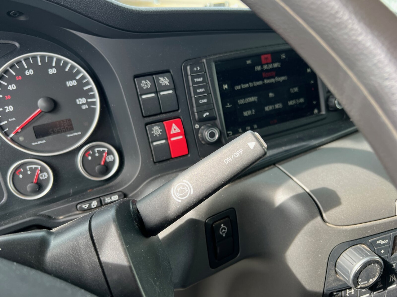 MAN TGS 26.360/400 6x2-4 BL TGS 26.360/400 6x2-4 BL, Lenk-/Lift, Kran Atlas AK 206.3E A5, Funk - Hook lift truck, Crane truck: picture 2 MAN TGS 26.360/400 6x2-4 BL TGS 26.360/400 6x2-4 BL, Lenk-/Lift, Kran Atlas AK 206.3E A5, Funk - Hook lift truck, Crane truck: picture 2